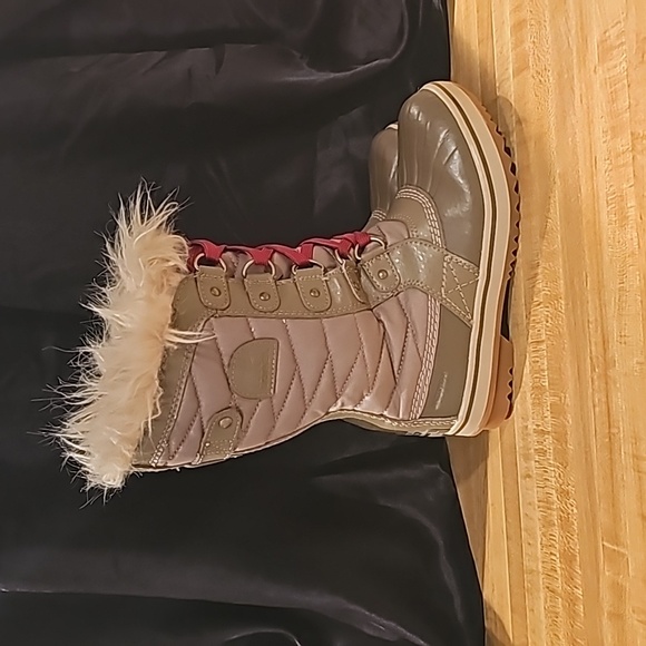 Sorel Tofino II Tall Winter Boots - Khaki and Red - Youth 2 - Picture 5 of 7